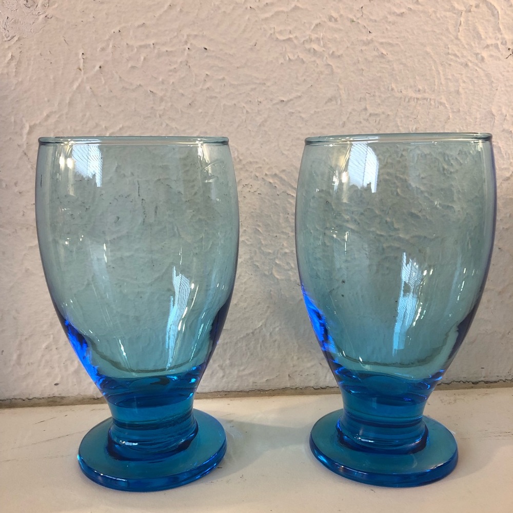 LIBBEYS Mid-Century  aqua 2 blue pedestal glasses
